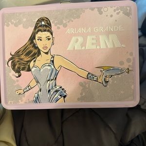 Ariana Grande REM lunchbox tin